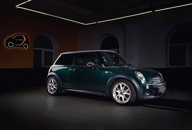 Mini Cooper at the CarFinder showroom